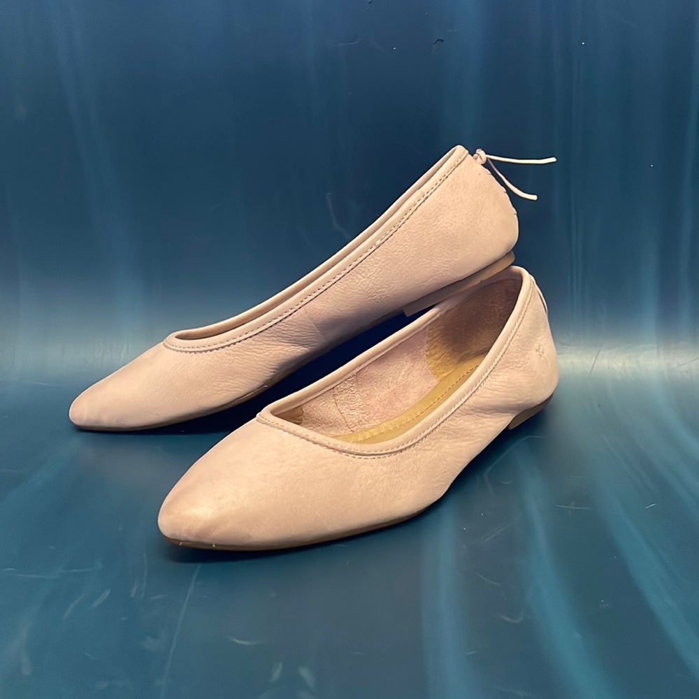 Frye light pink leather flats size 7